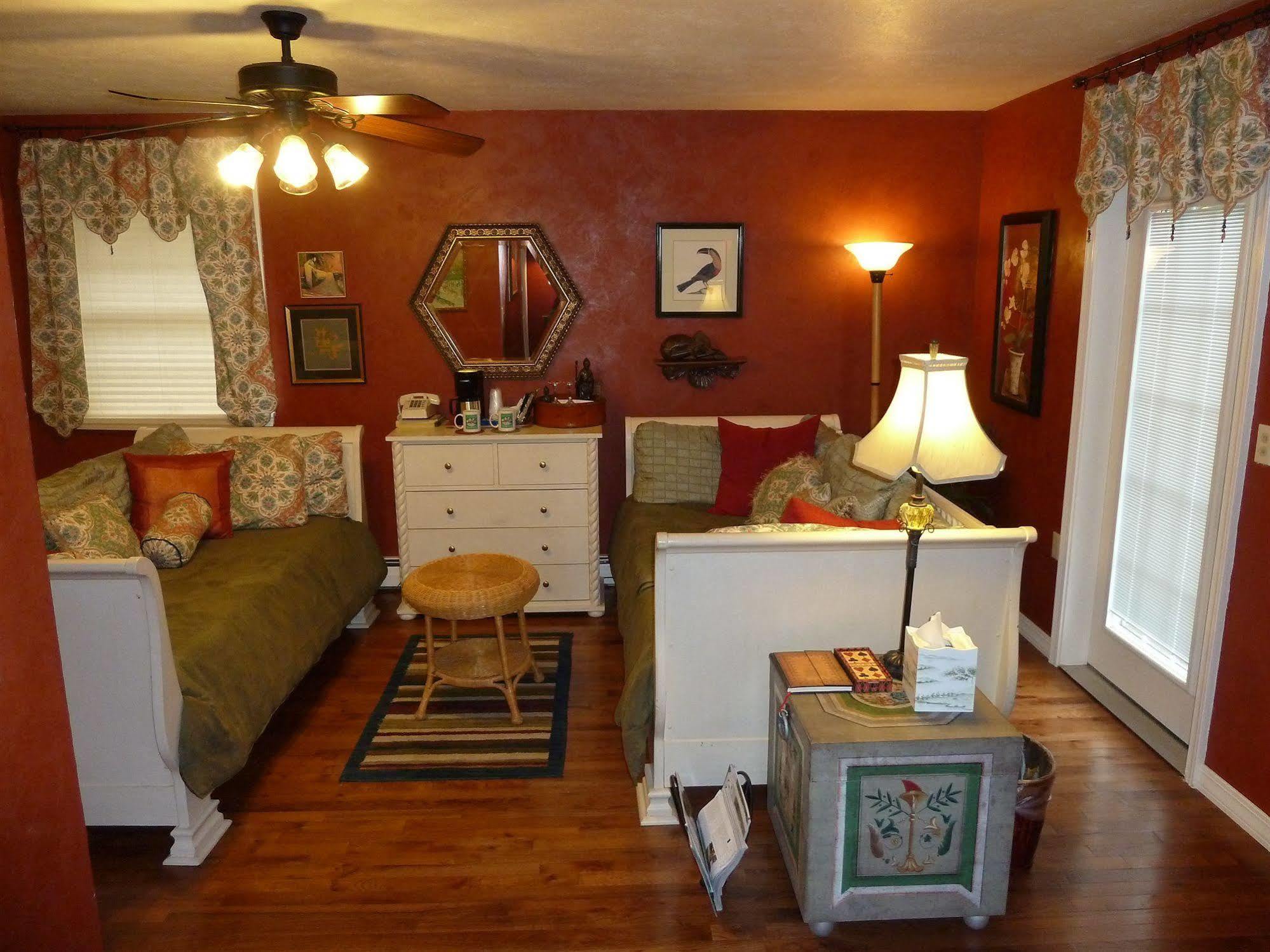 Bad Rock Bed And Breakfast Inn Columbia Falls Extérieur photo