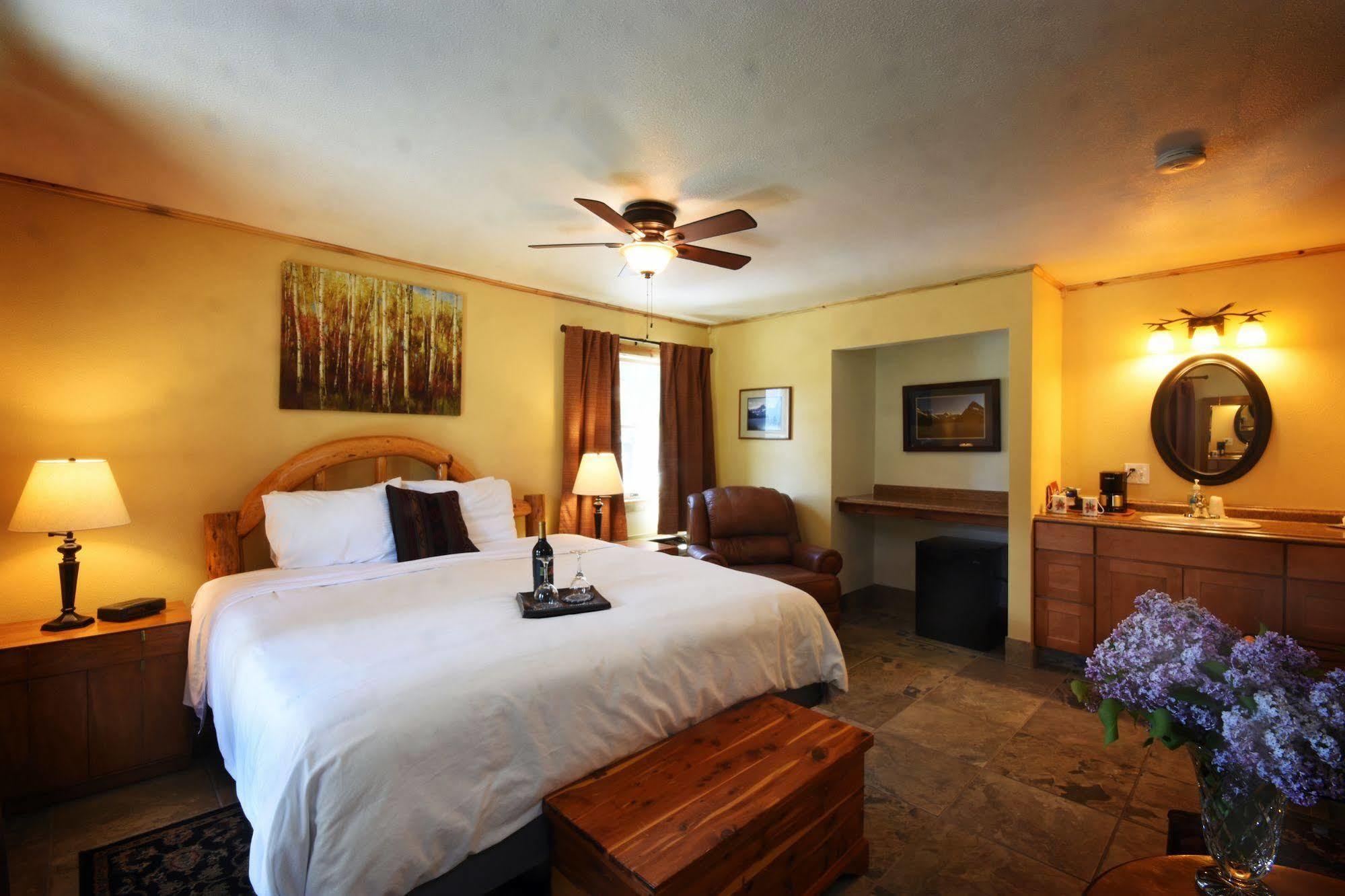 Bad Rock Bed And Breakfast Inn Columbia Falls Extérieur photo