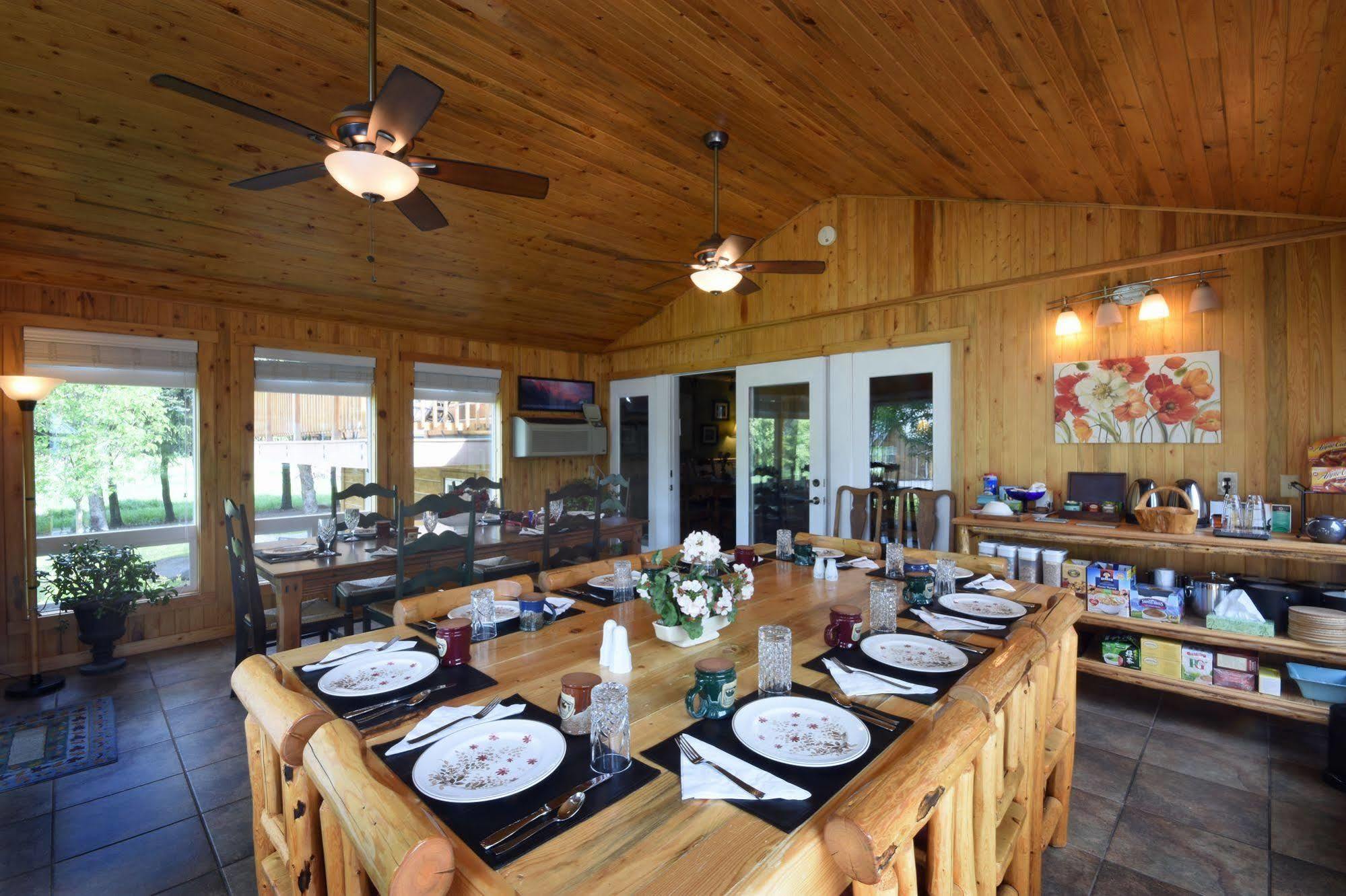 Bad Rock Bed And Breakfast Inn Columbia Falls Extérieur photo