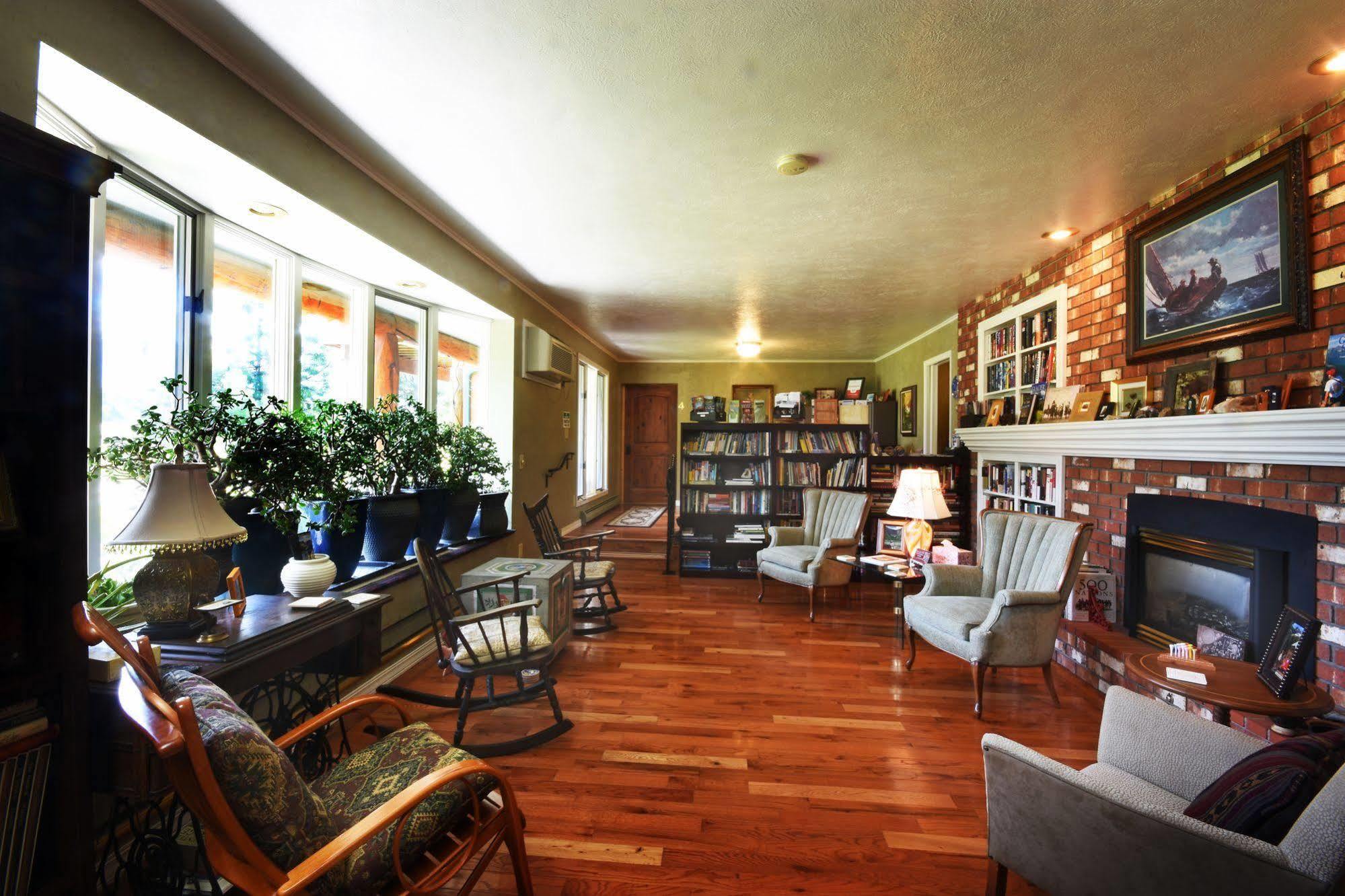Bad Rock Bed And Breakfast Inn Columbia Falls Extérieur photo